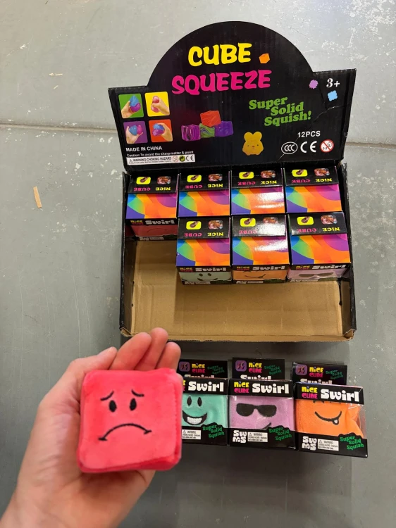 KOSTKI GNIOTKI CUBE PLUSZOWE (1).jpeg