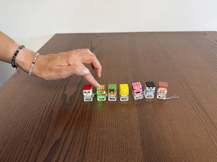 Antystresowy Brelok Klikacz klawisz Minecraft Fidget Switch Kliker Clicker LED